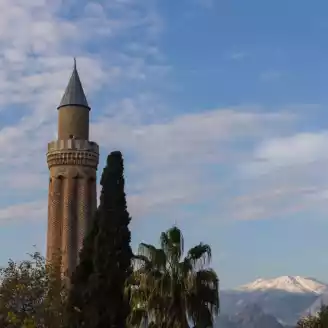 moschea yivli minare antalya