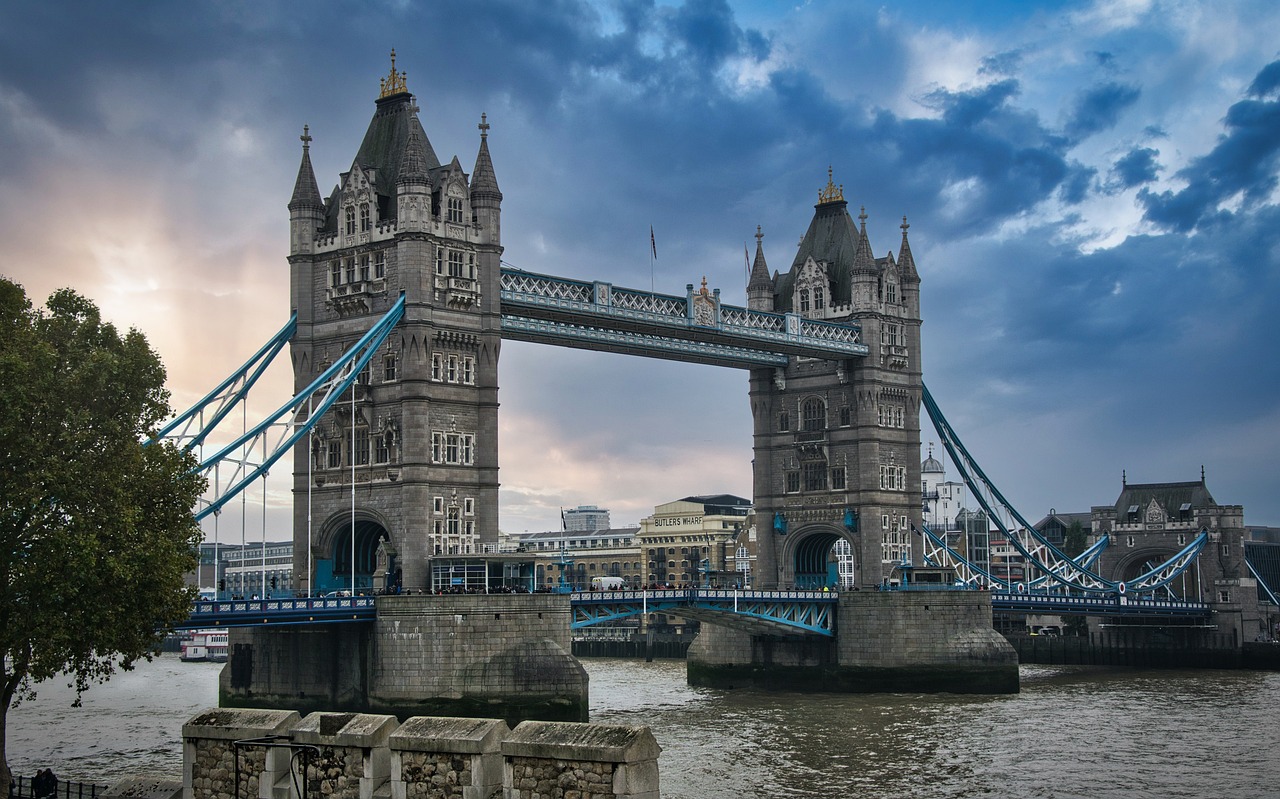 building river bridge london flood