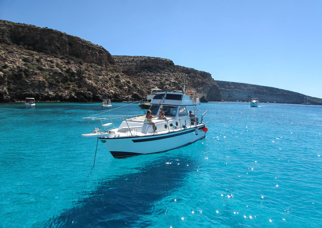 lampedusa mare barca viaggio 1