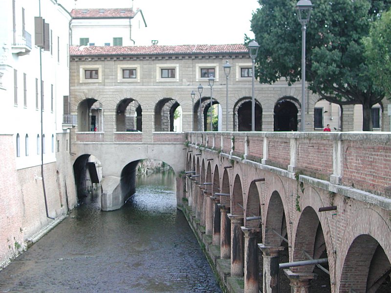 Loggia delle Pescherie