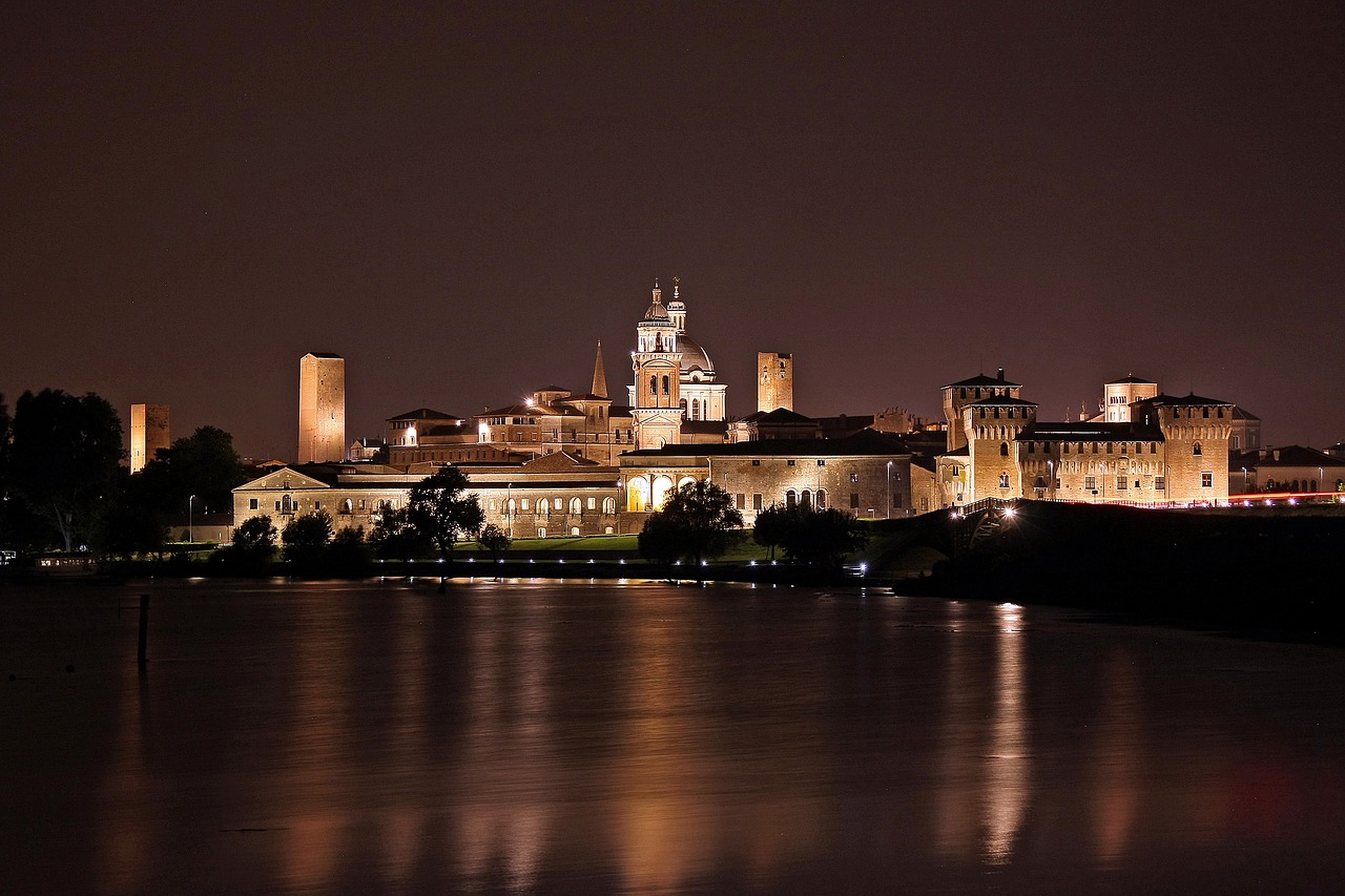 Mantova di sera