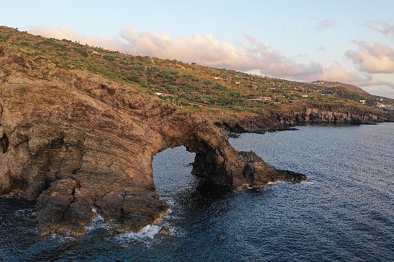 pantelleria arco dell elefante