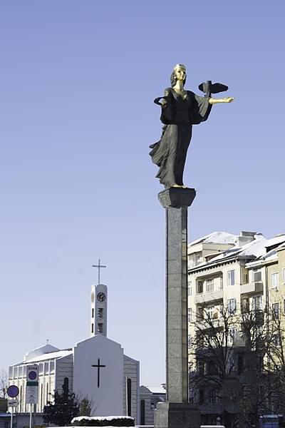 santa sofia statua