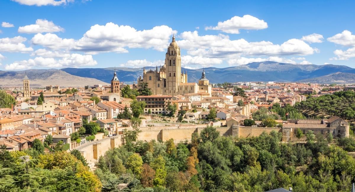 Panoramica dell'architettura di Segovia